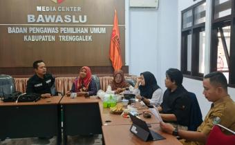 Konsolidasi Demokrasi bersama Majelis Daerah (MD) Korps Alumni Himpunan Mahasiswa Islam (KAHMI) Trenggalek