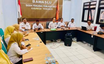 Rapat Internal Awal Bulan Juni